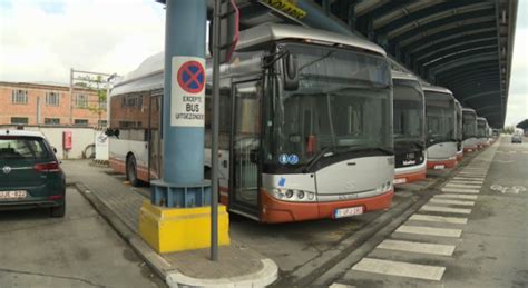 Une piétonne en danger de mort après un accident avec un bus .